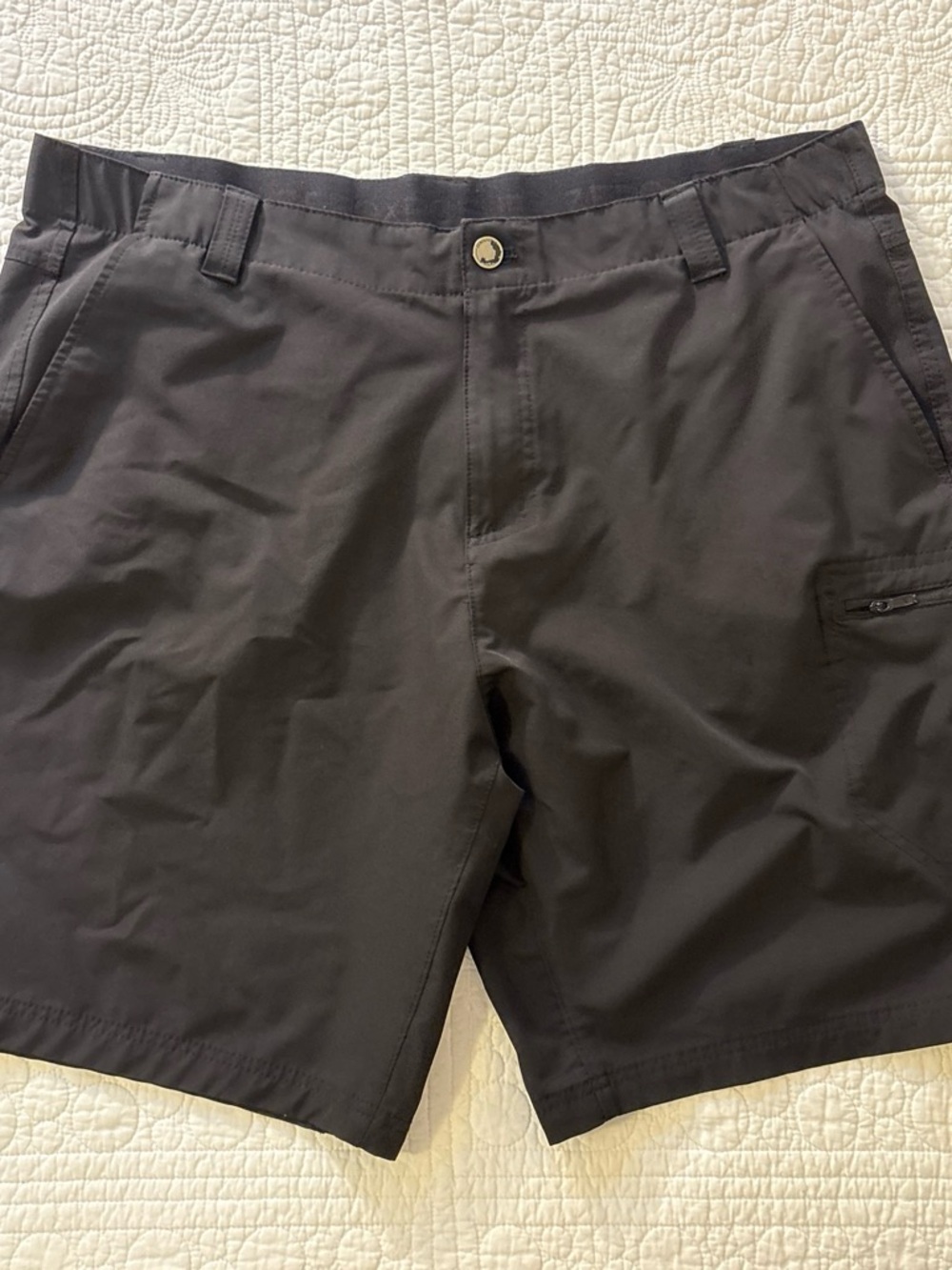 ZeroXposur Men's Black Flat Front Performance Shorts